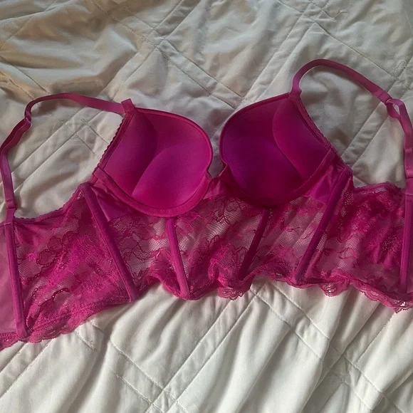 Lace Underwire Bra in Vibrant Pink